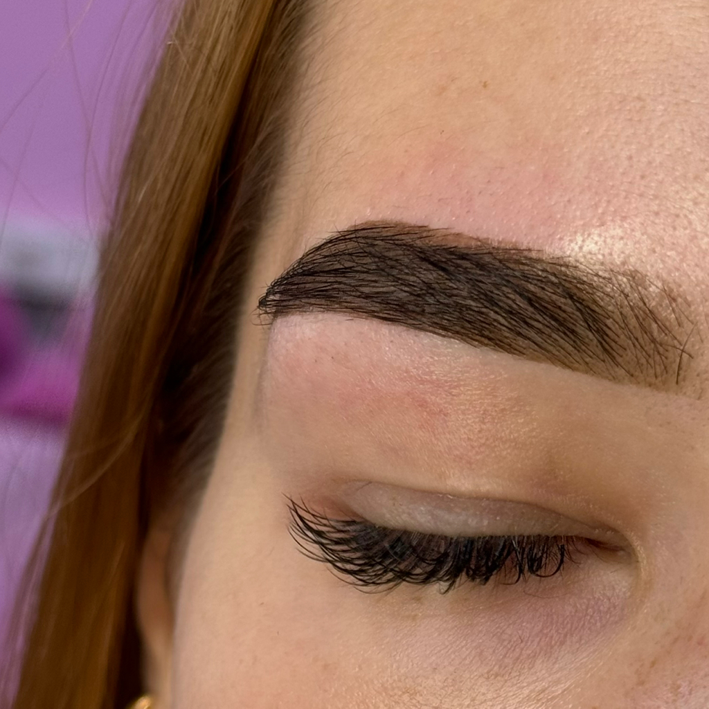 Архитектура бровей с окрашиванием