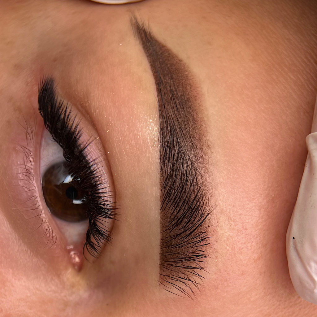 Коррекция пудрового напыления бровей