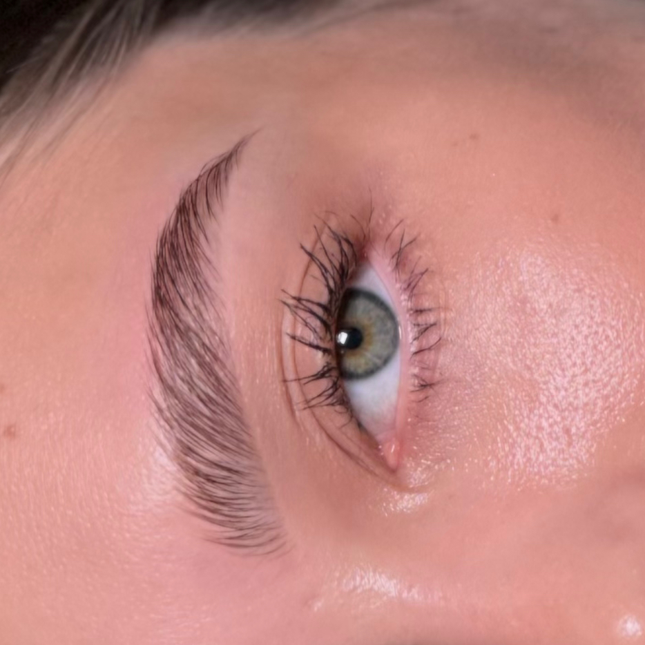 Долговременная укладка бровей