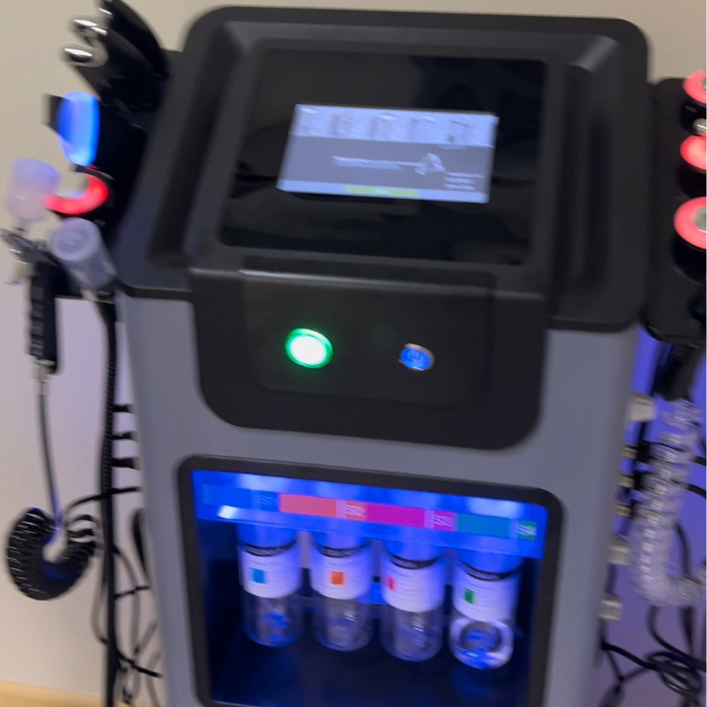 Акция «Лицо под ключ»   4 аппаратные процедуры по цене 1