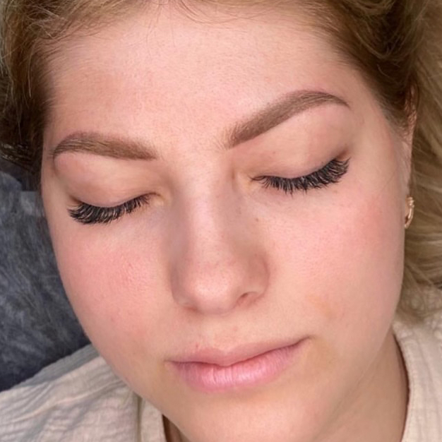 Перманентный макияж бровей