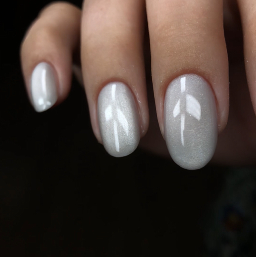 Маникюр с однотонным покрытием