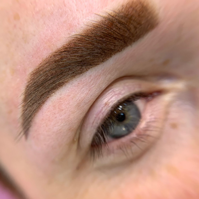 Коррекция перманентного макияжа БРОВЕЙ ( до 1 года )