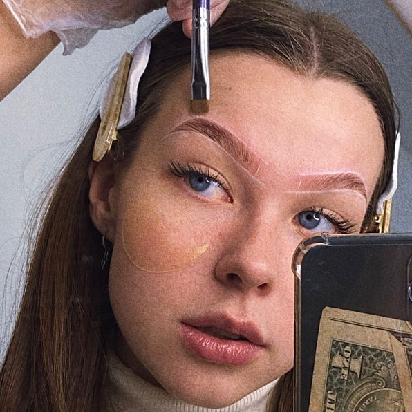 Окрашивание бровей