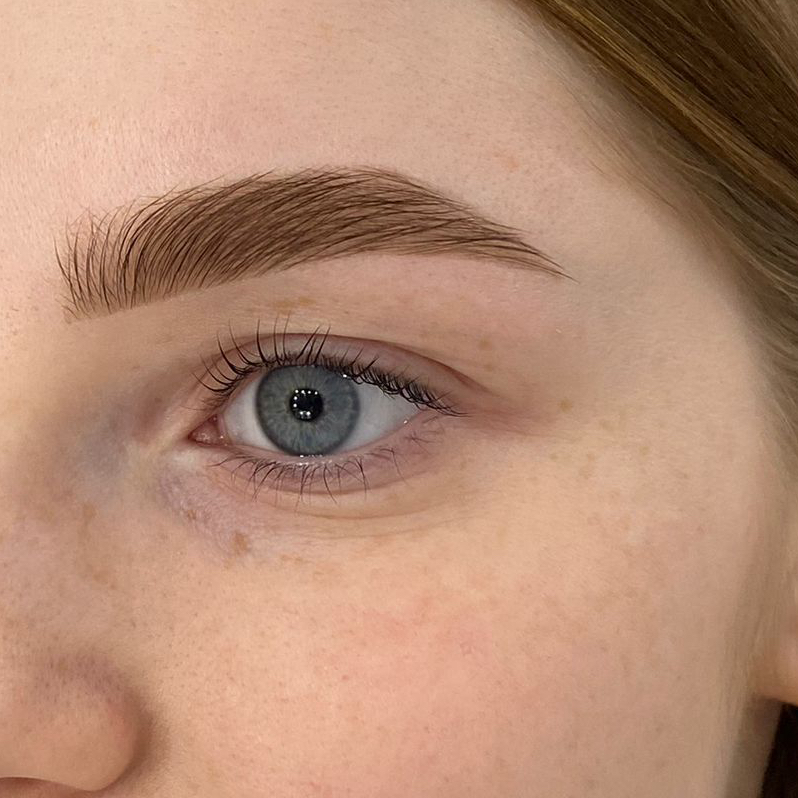 Окрашивание бровей + оформление