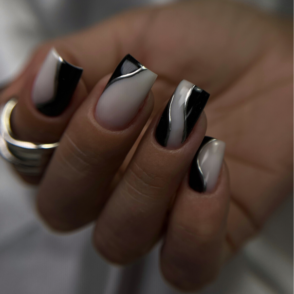 Маникюр с укреплением в один тон