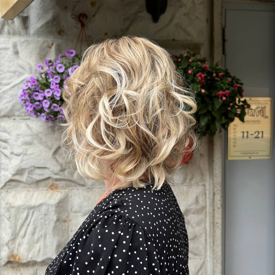 Мелирование + тонирование( средние волосы) Matrix