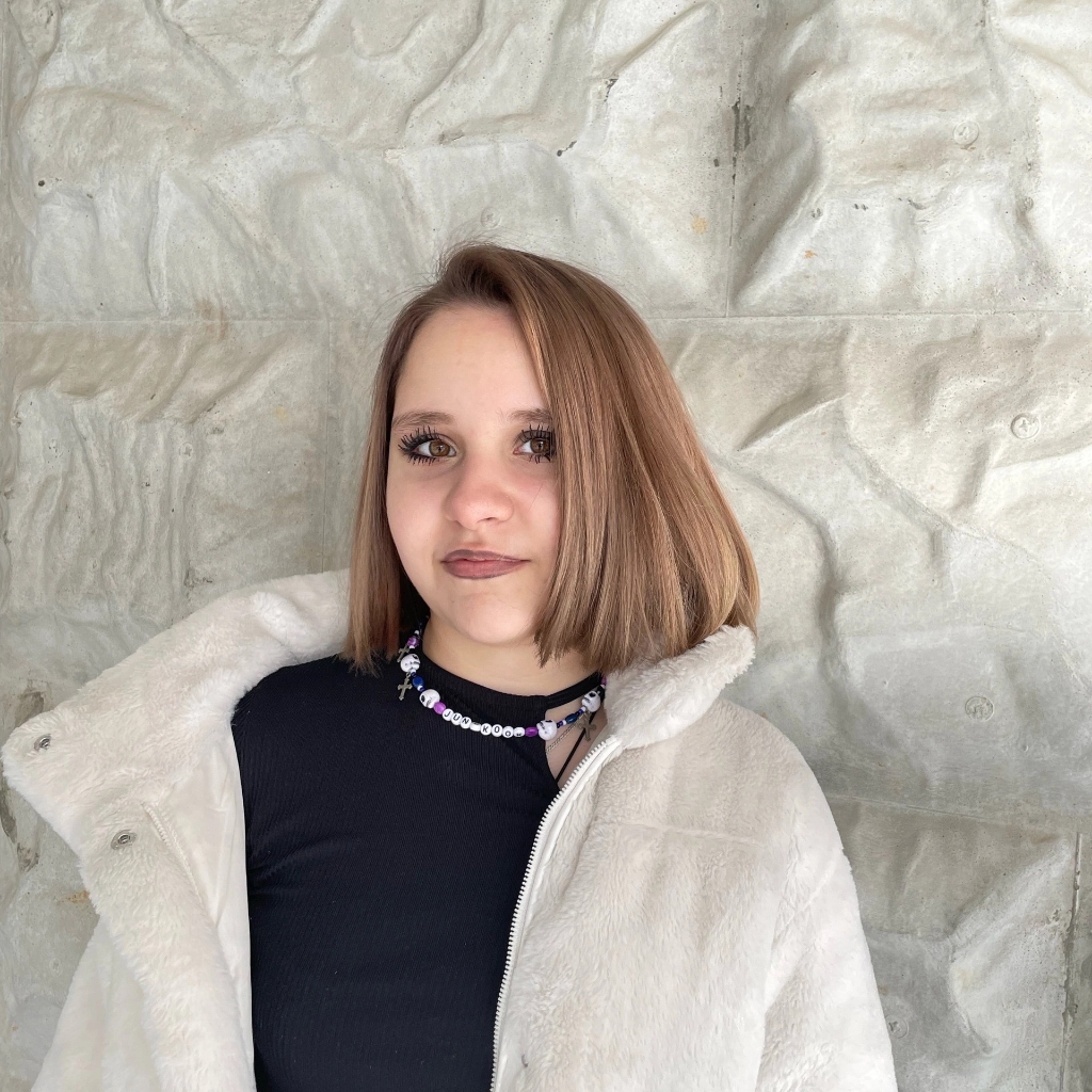 Тонирование красителем Matrix ( средние волосы)