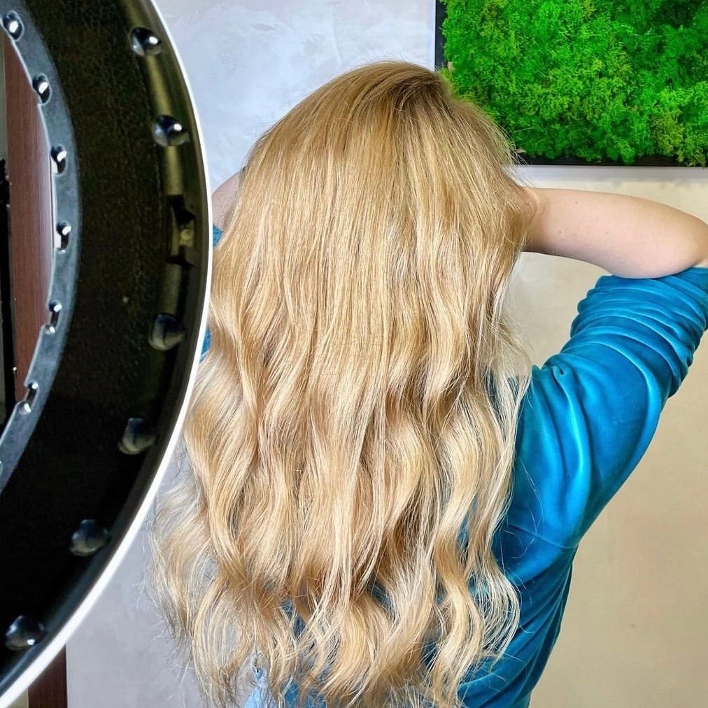 Окрашивание в технике Airtouch красителем Matrix  (очень длинные /густые волосы).