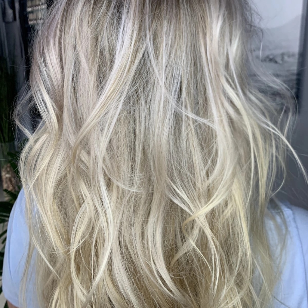 Окрашивание в технике Airtouch красителем CHI  (очень длинные/густые волосы).