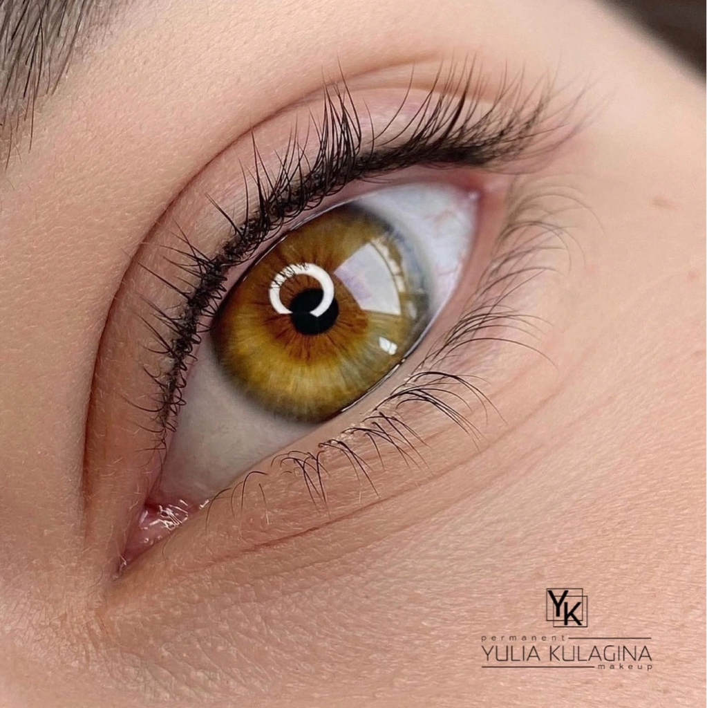 Межресничное пространство