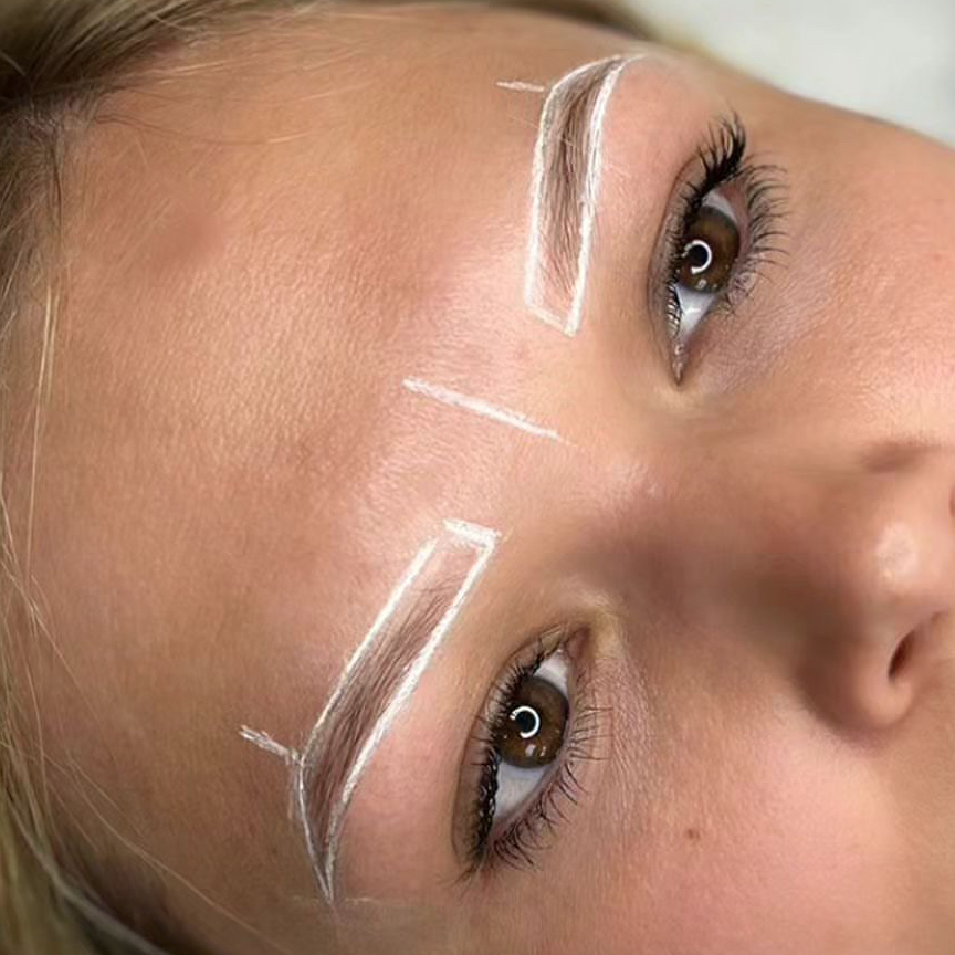 Коррекция + окрашивание бровей