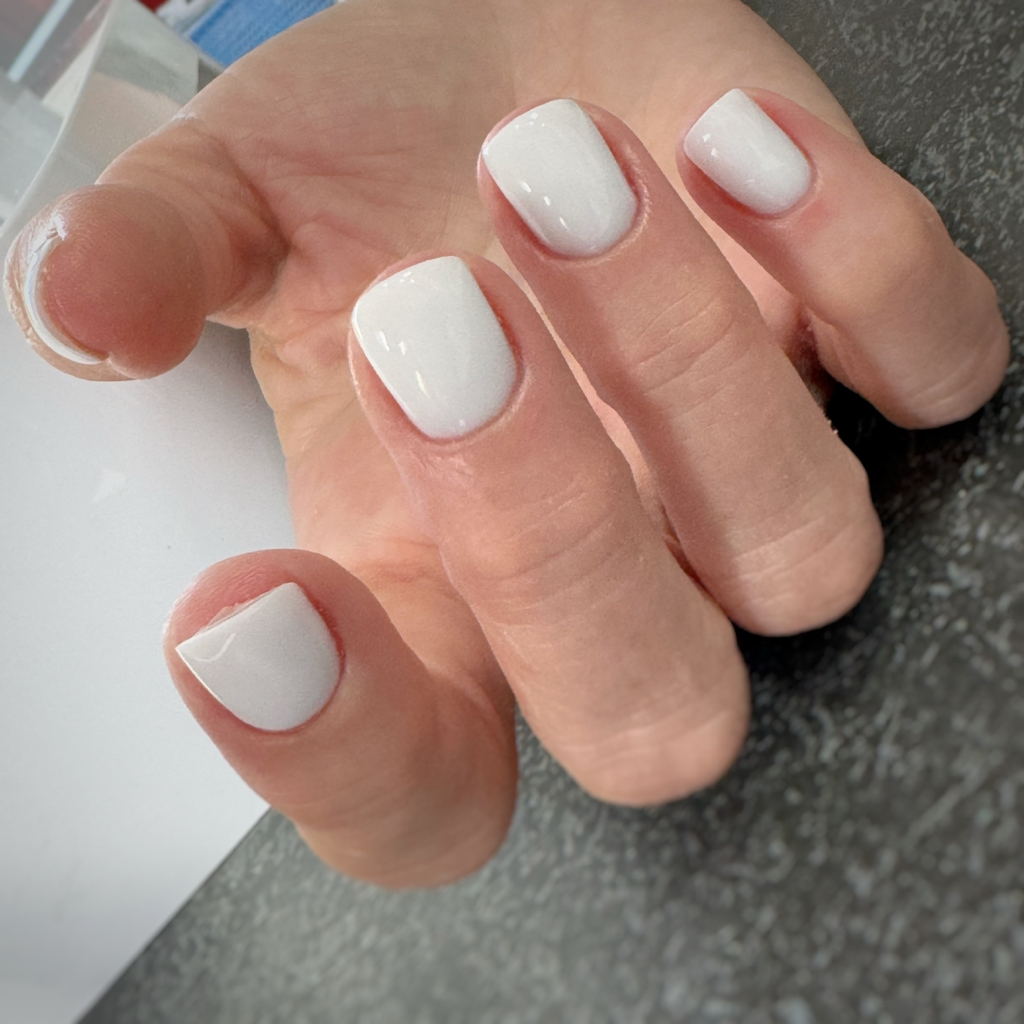 Маникюр с покрытием