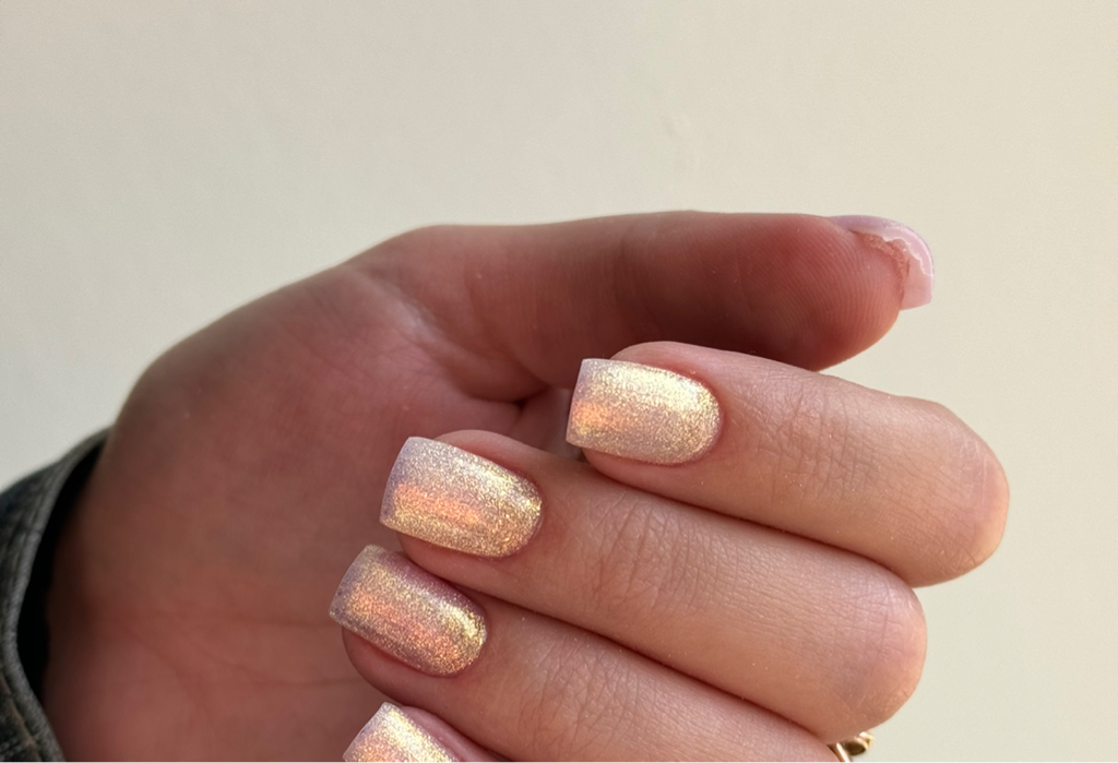 Маникюр с покрытием гель-лак