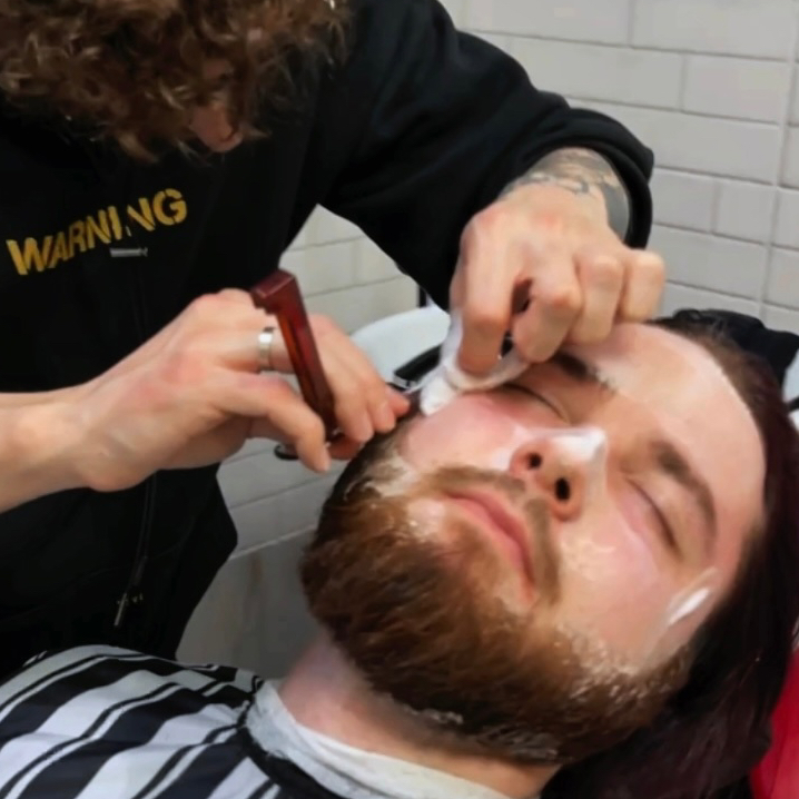 Традиционное бритье лица/головы