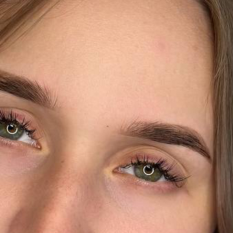 Оформление и окрашивание бровей краской