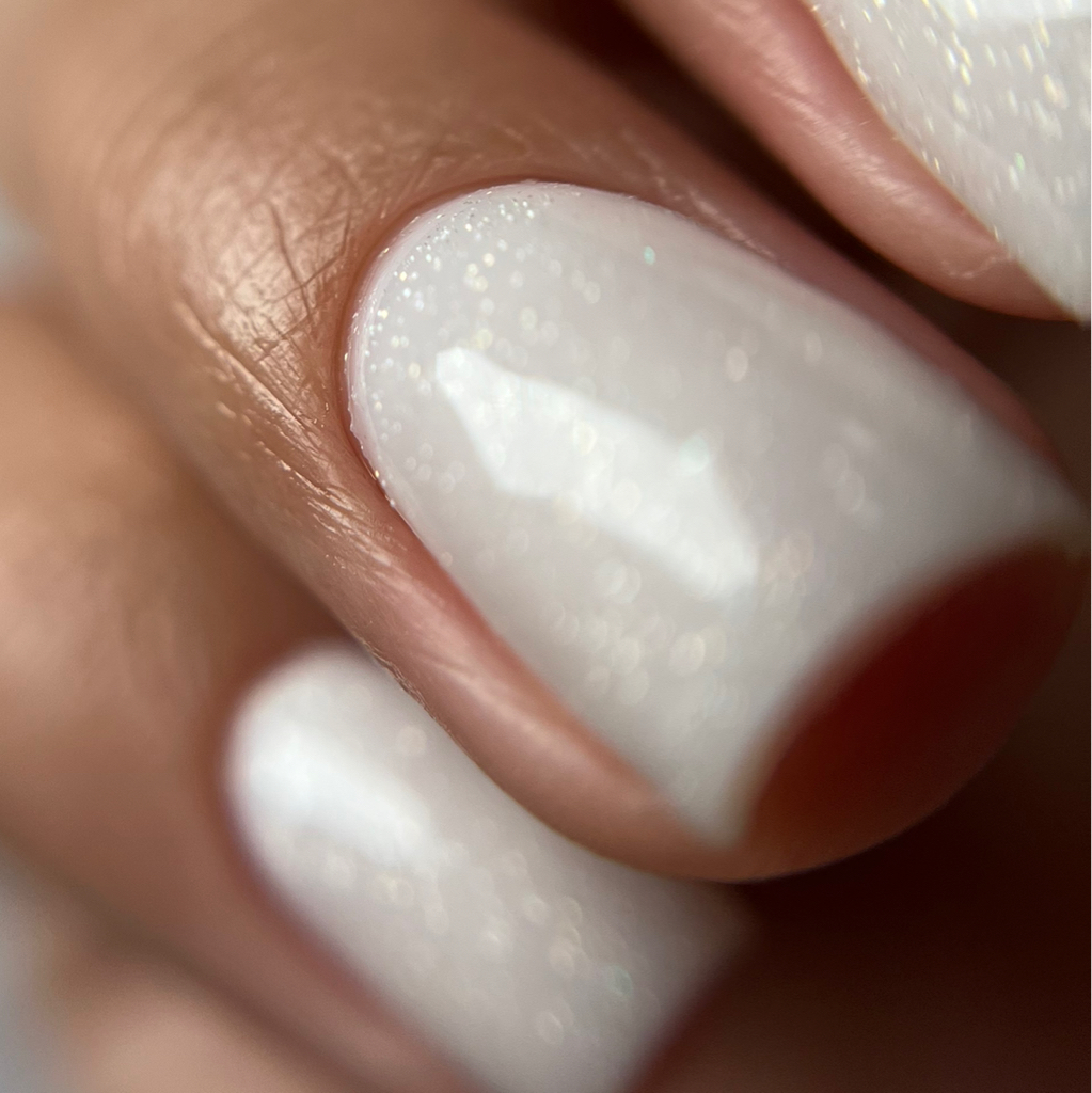 Маникюр с однотонным покрытием