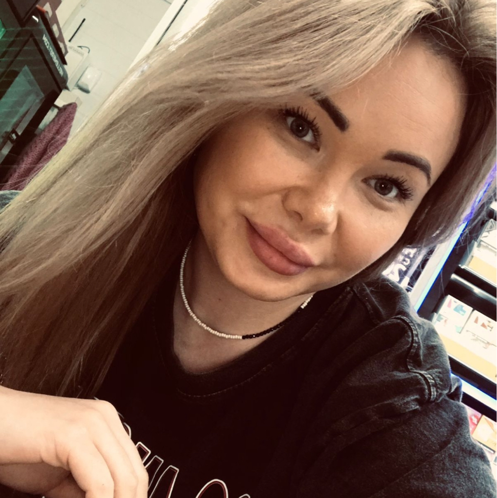 Яна
