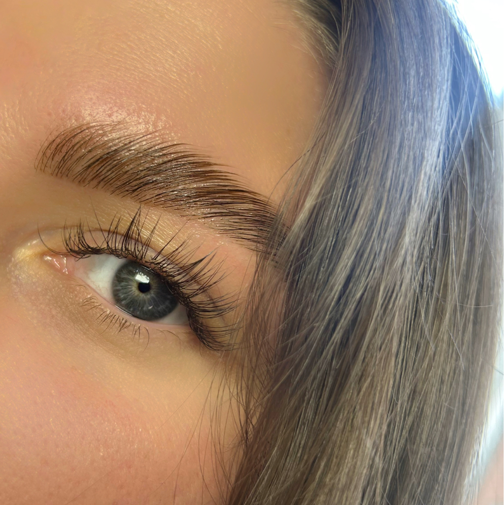 Долговременная укладка бровей