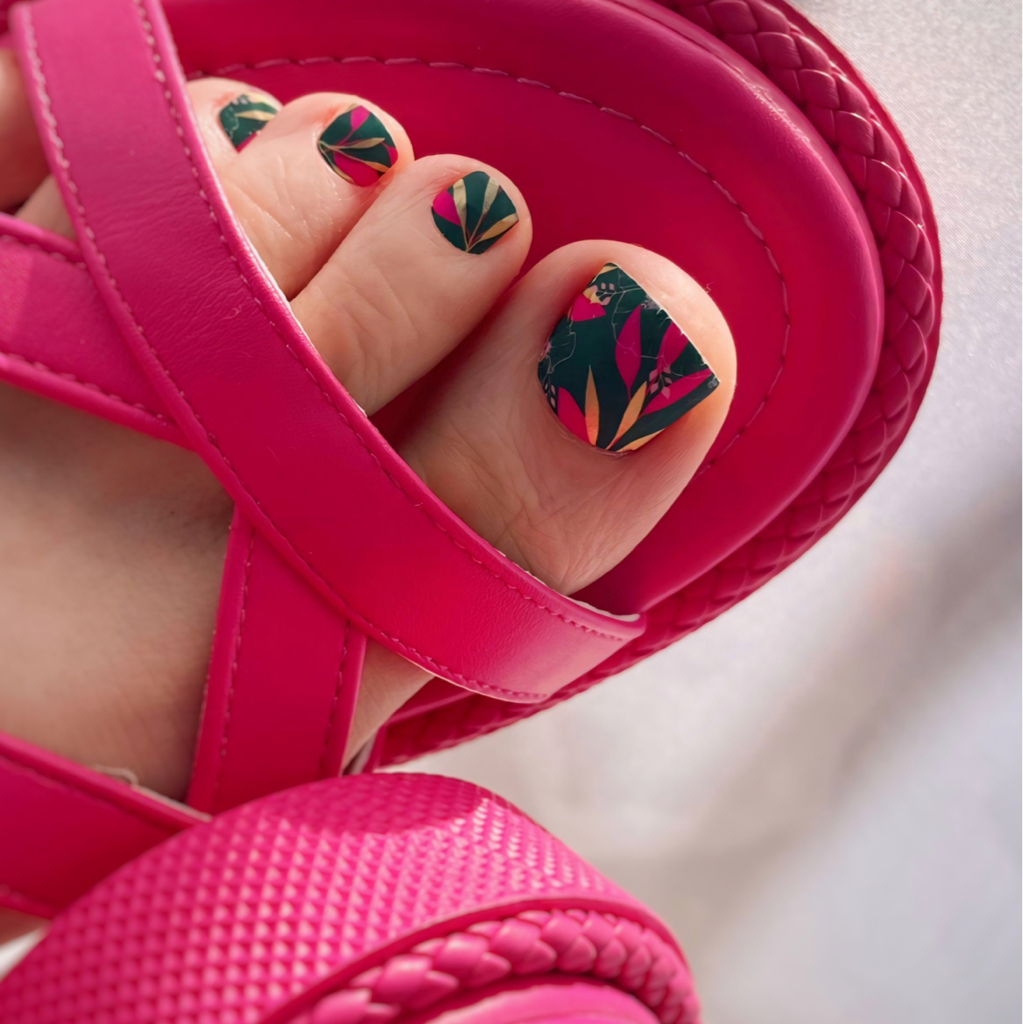 ➕Плёнки  для педикюра на все ногти( запись за неделю. Покупаю под заказ несколько штук).  Не поленитесь, напишите мне в WA и я скину Вам сайт для выбо