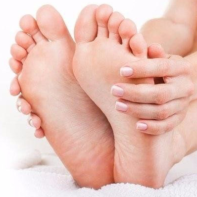 Коррекция/маникюр гель-лак + обработка стопы без пальчиков