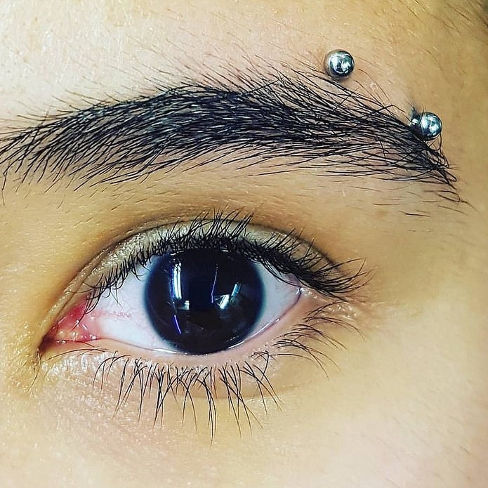 Бровь Горизонтально