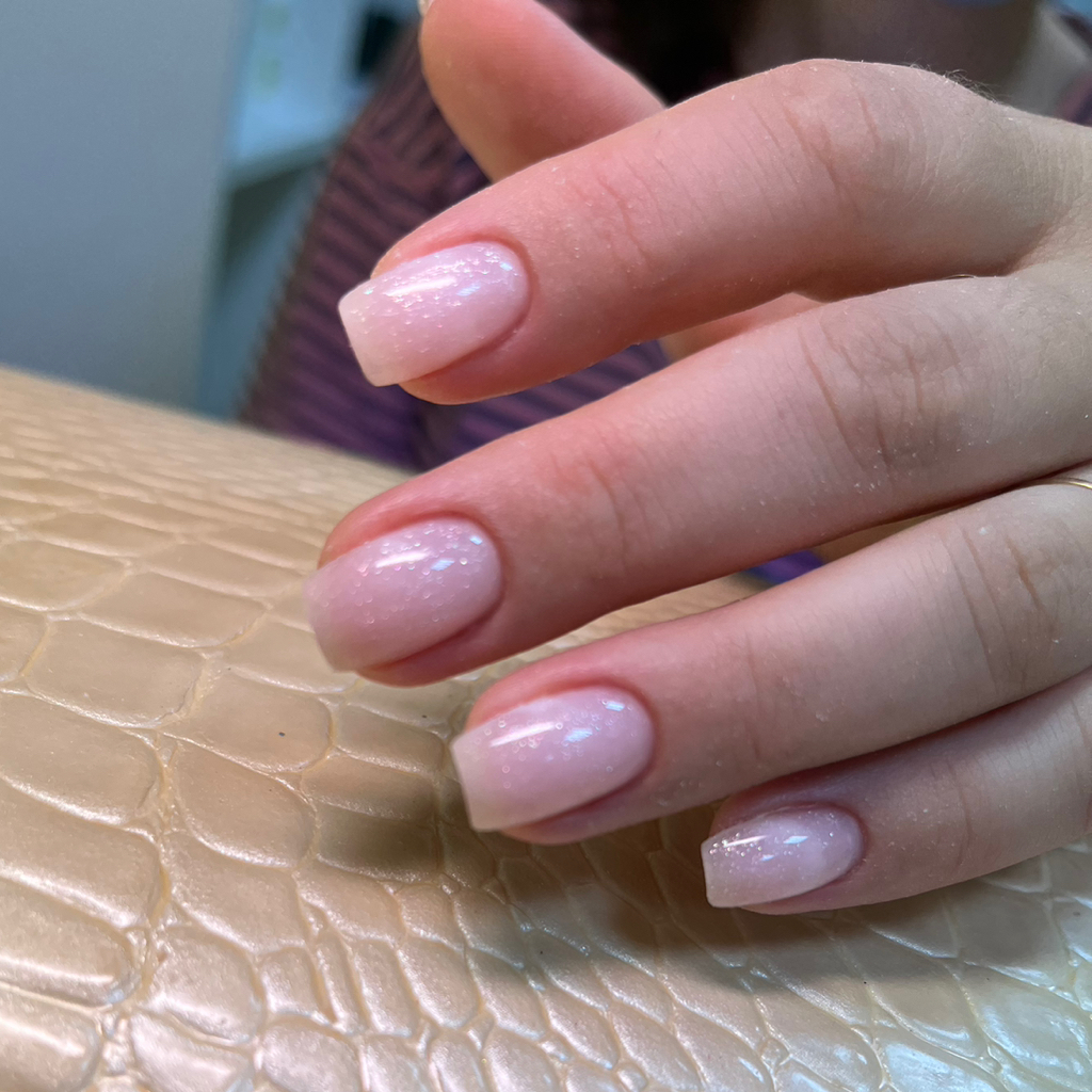 Маникюр с покрытием гель-лак