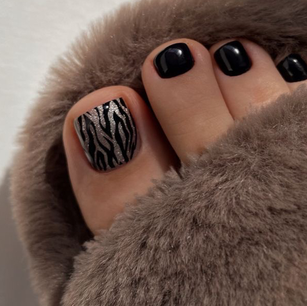 Педикюр с покрытием