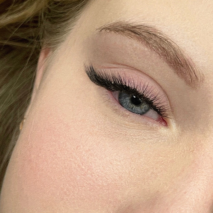 Наращивание ресниц 2,5D