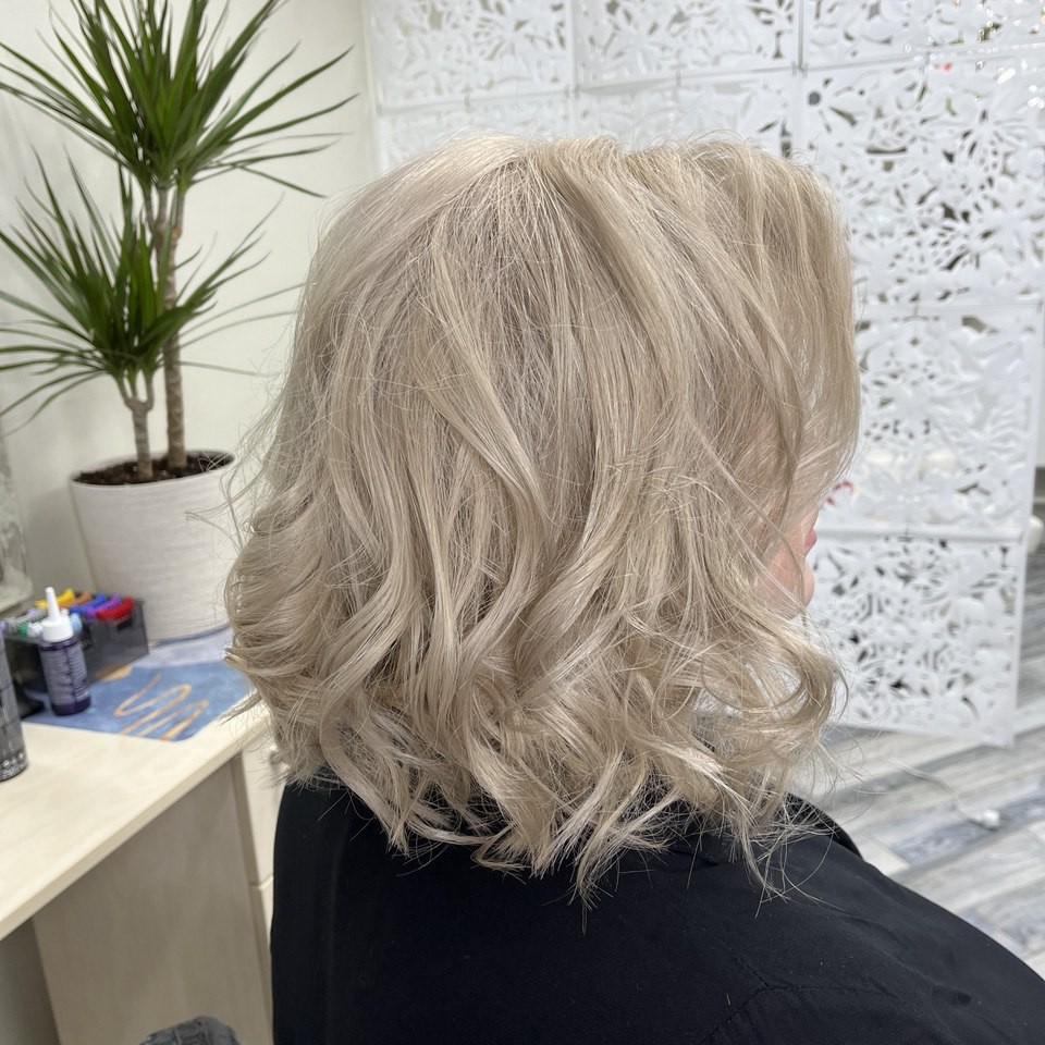 TOTAL BLOND(корни до 1.5 см) - осветление