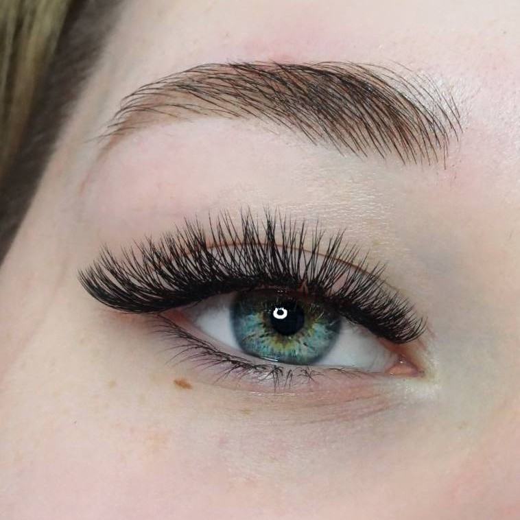 Наращивание ресниц 4д