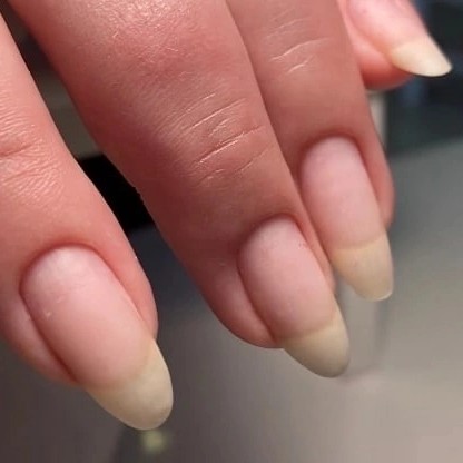 Комбинированный маникюр без покрытия.