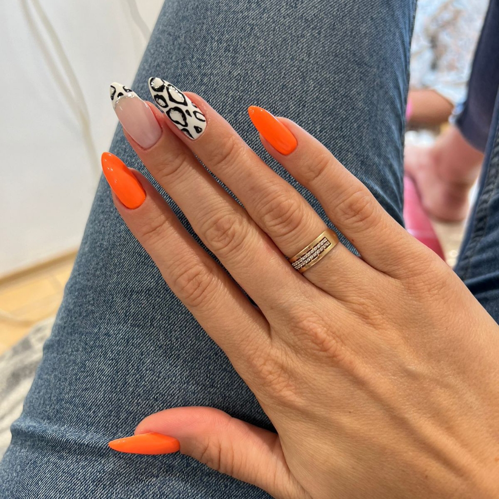 Наращивание ногтей