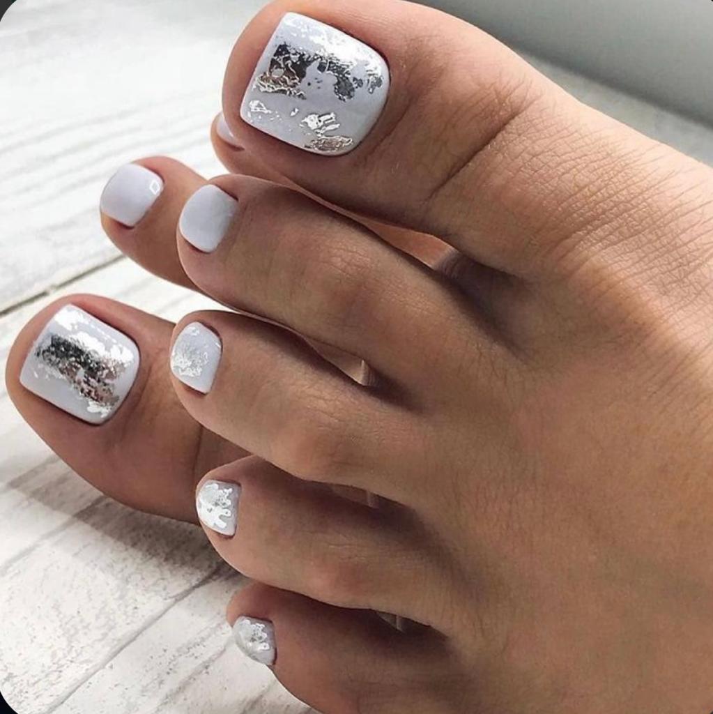 педикюр с покрытием