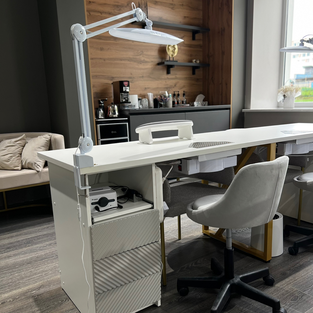 №2 мастер маникюра