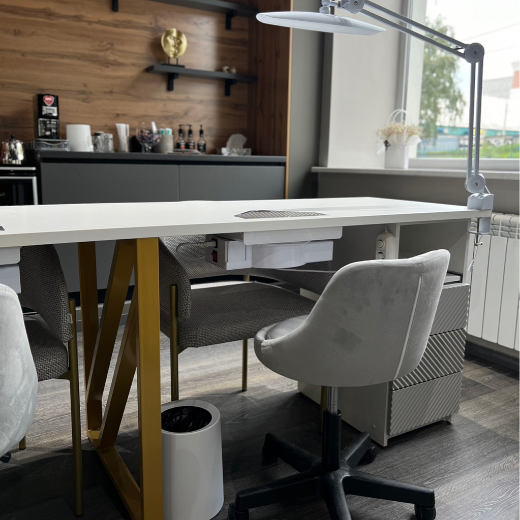 №1  мастер маникюра