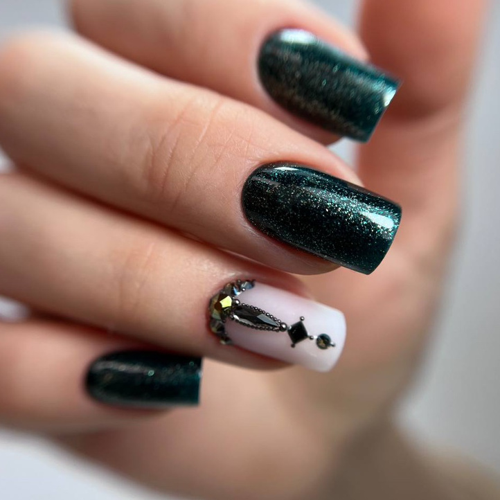 Стразы /1 ноготь