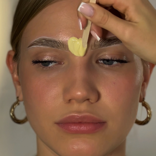 Коррекция бровей