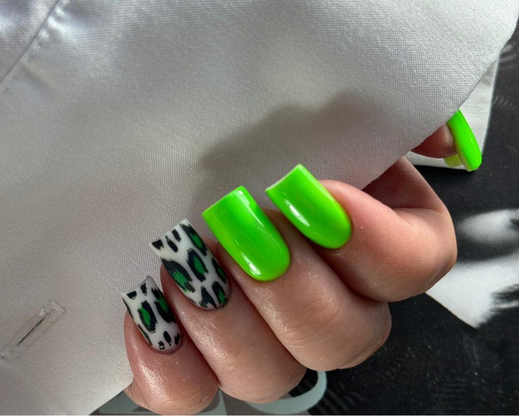 Маникюр с покрытием + дизайн