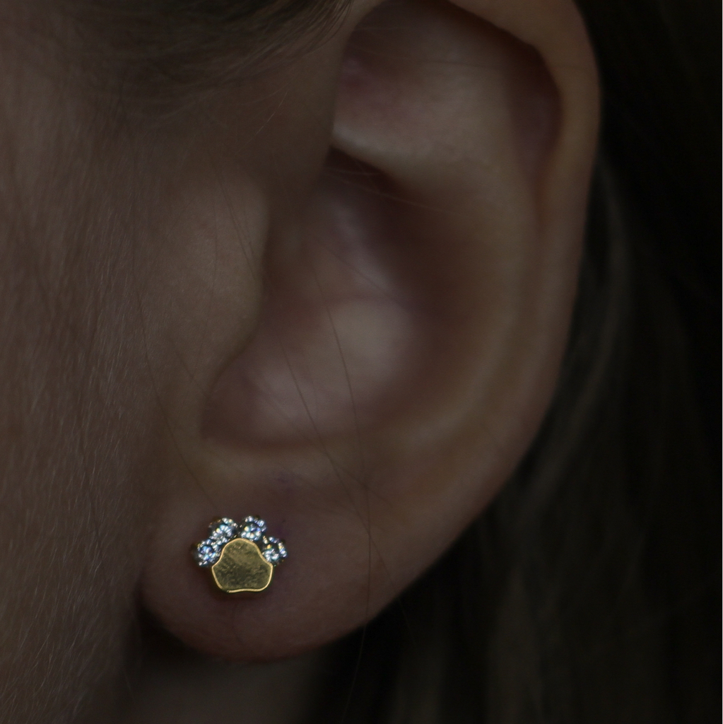 Прокол мочки уха (один прокол)