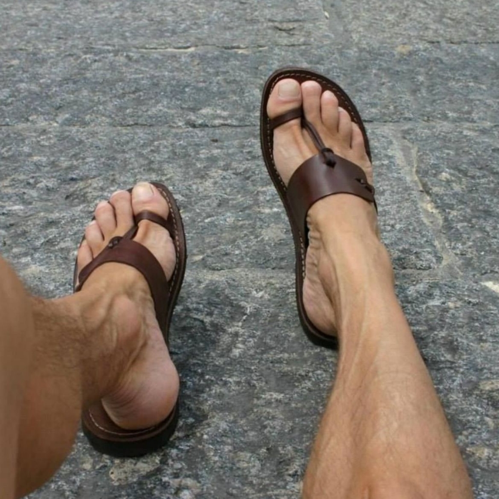 Мужской SMART педикюр (обработка стоп + пальцев + массаж с профессиональными средствами)