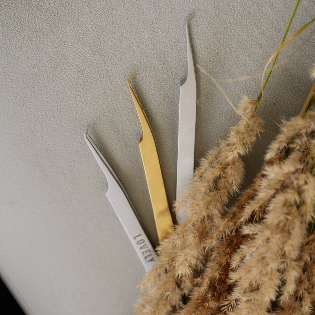 Снятие наращенных ресниц без последующего  наращивания + уход для ресниц