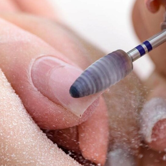 Снятие нарощеных ногтей