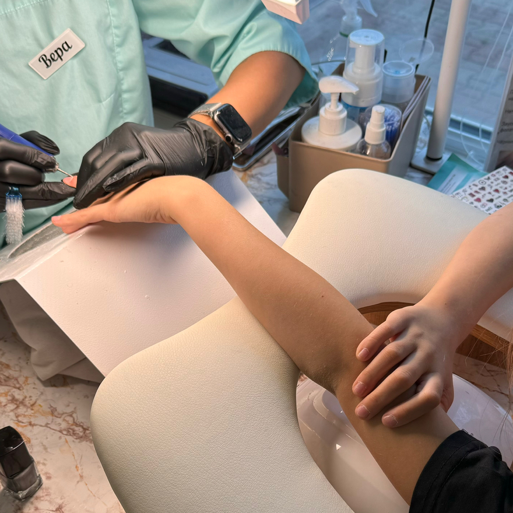 Маникюр детский необрезной