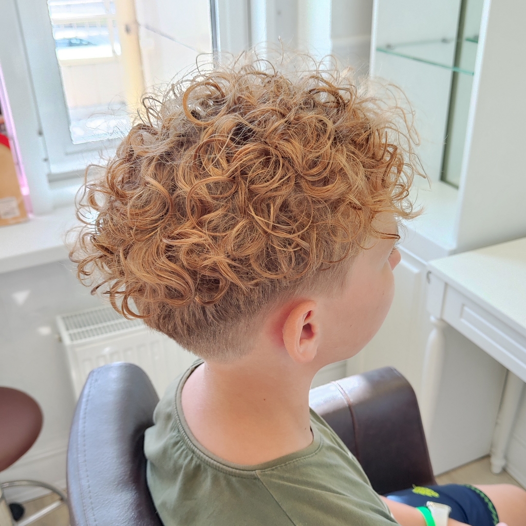 Химическая завивка волос