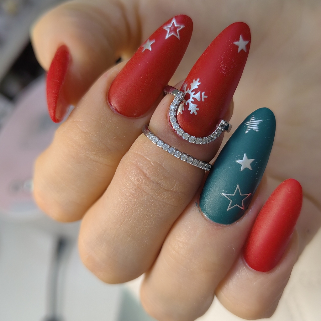 Наращивание ногтей классика