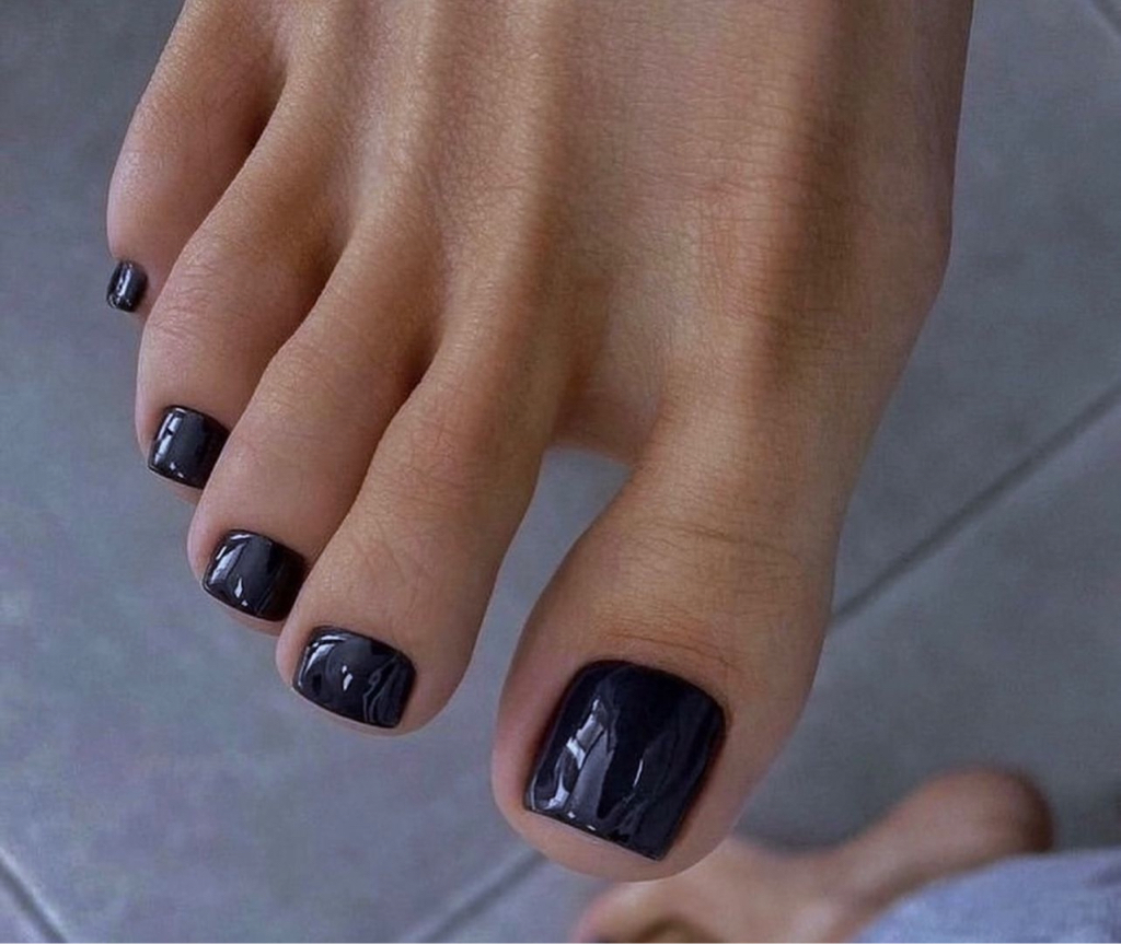 Комплекс •Педикюра•   Комплекс 800₴ (апаратна обробка стопи, пальчиків та покриття гель лаком) Педикюр пальчики + гель лак 700₴