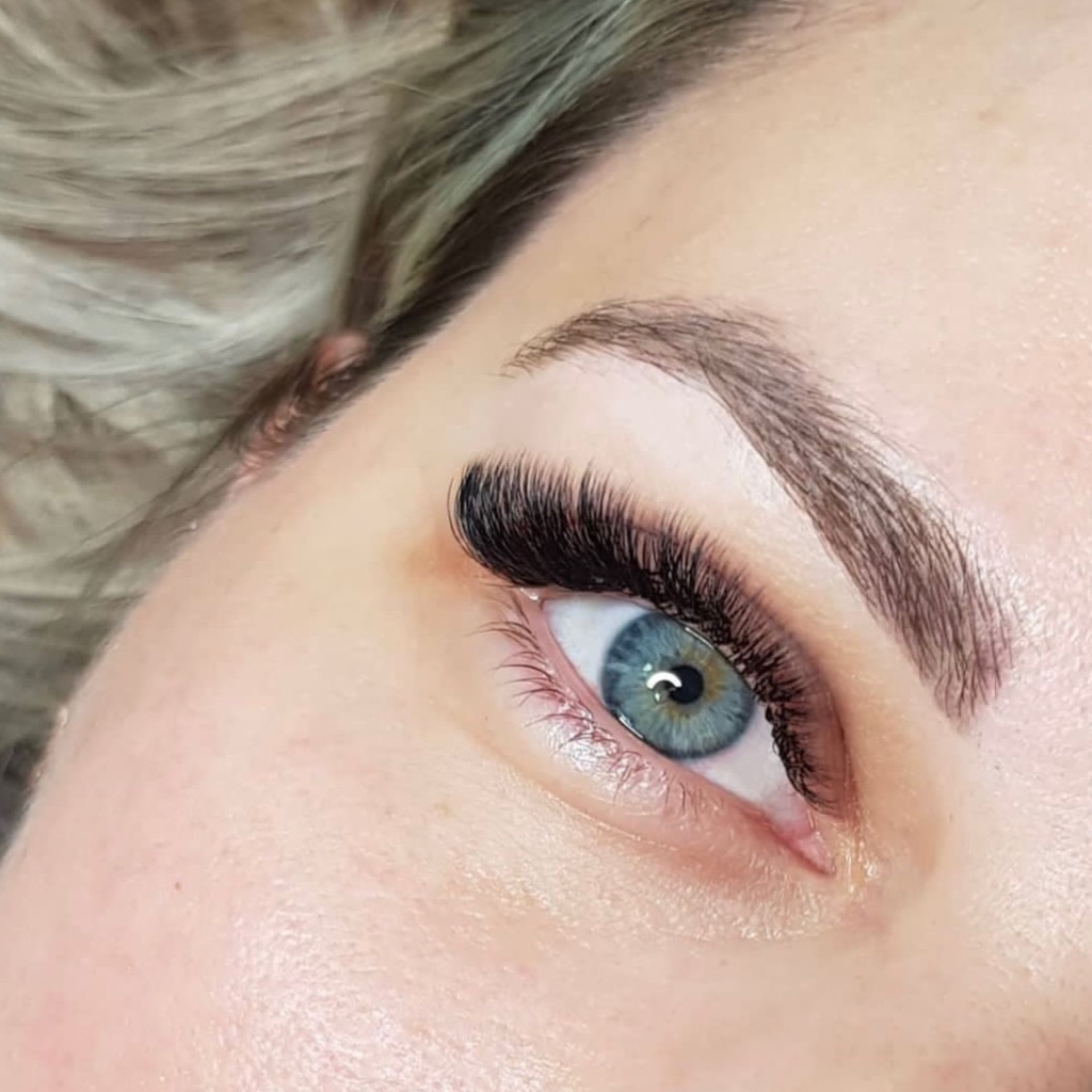 тройной объем(3д) наращивание ресниц