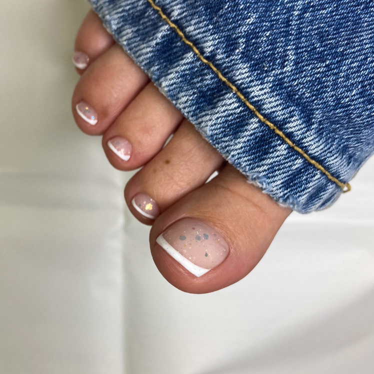 Экспресс-педикюр с покрытием гель-лаком