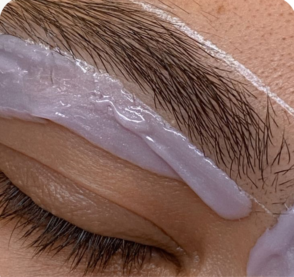 Коррекция бровей